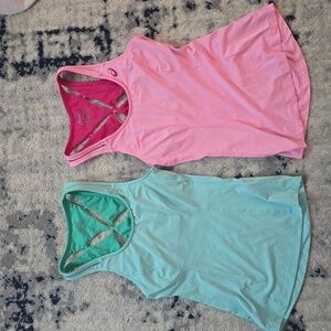 Asics tank back detail lot 2 tanks size xs